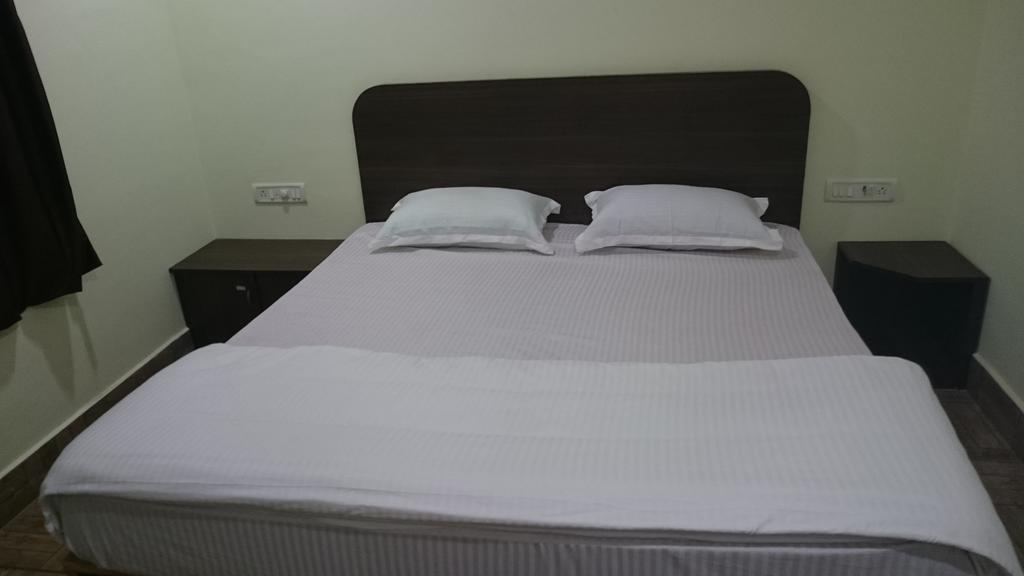 Hotel O Raaj Residency Ченай Стая снимка