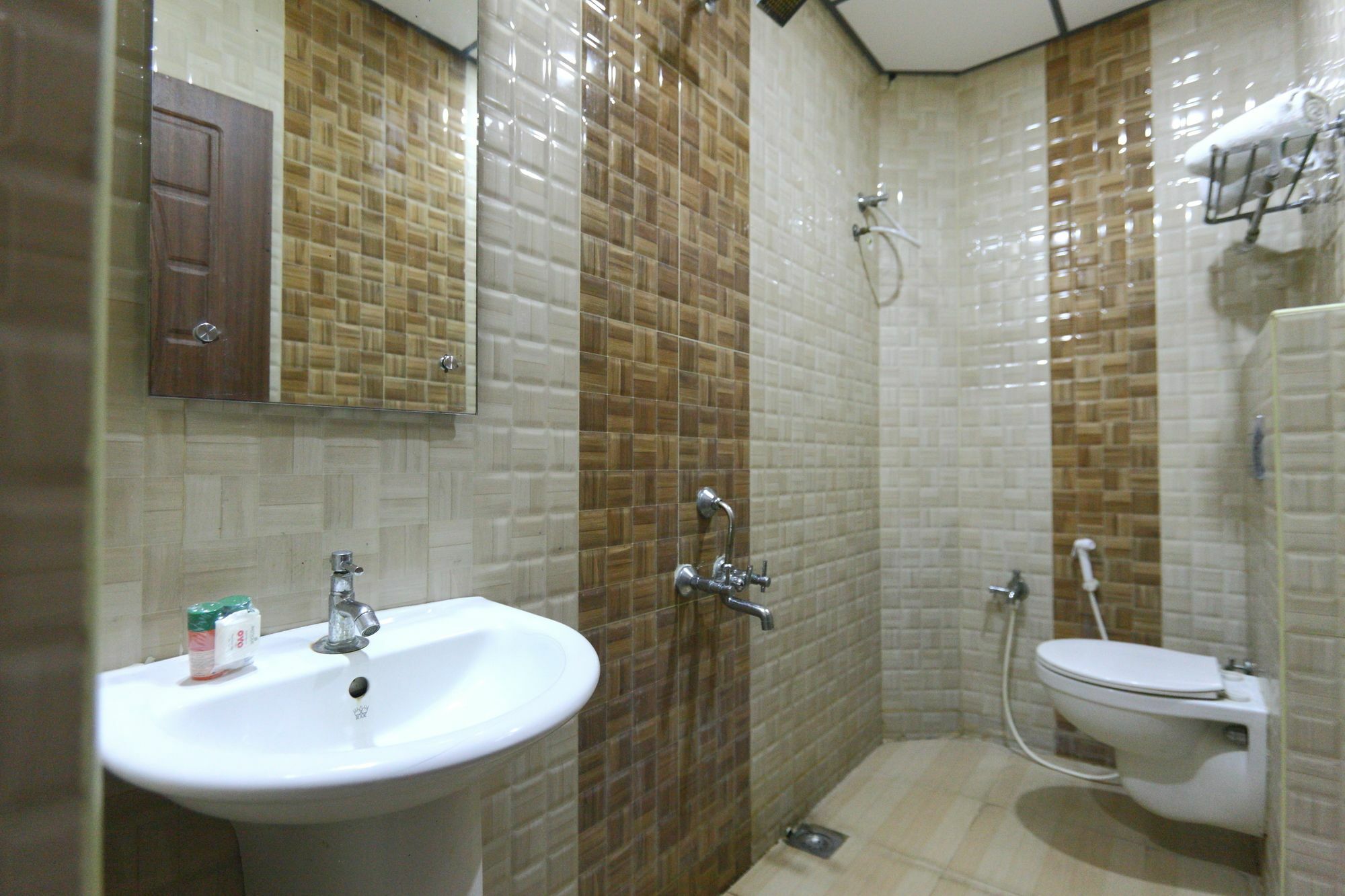 Hotel O Raaj Residency Ченай Екстериор снимка