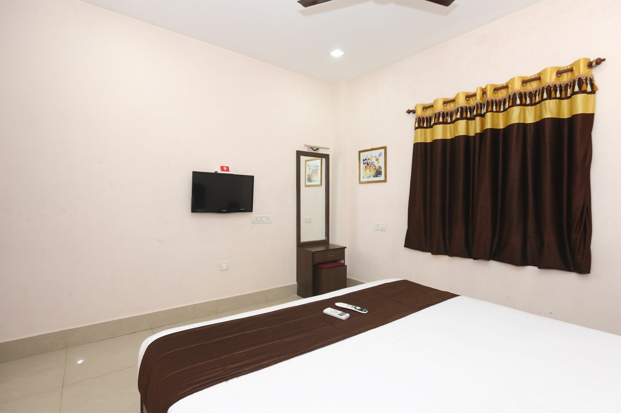 Hotel O Raaj Residency Ченай Екстериор снимка
